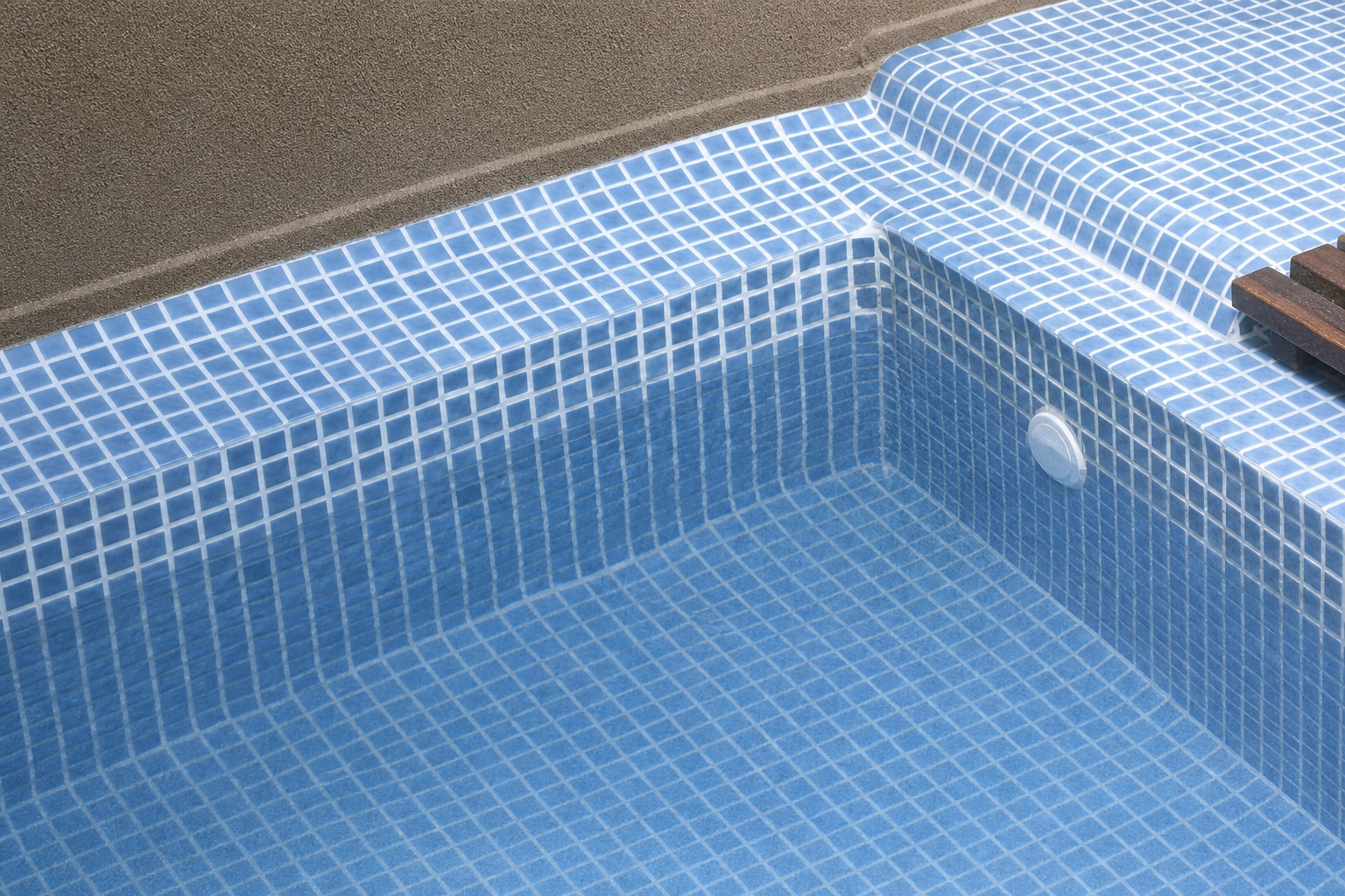 Rejuntamento de piscina com Adiflu-Juntas
